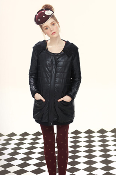 38周黑色中長(zhǎng)款棉衣