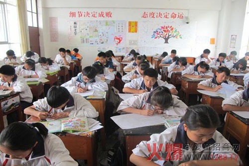 ؐ����������ӛ������ԇ�cDHA֮�g��΢���P(gu��n)ϵ