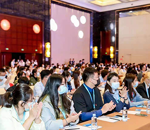  �麣���H��չ E