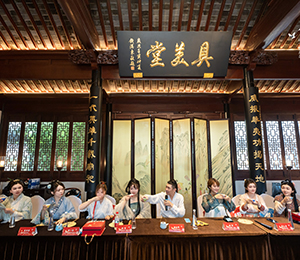  �۾SI�B(y��ng)Ʒ��(hu��)�h�DƬ12