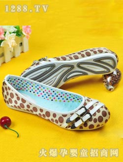 �Ӱ��cyunf����Ь