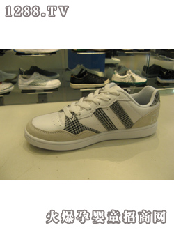 �W����(��i)ͯЬ��ɫ