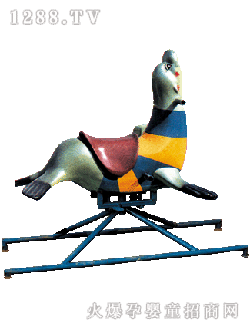 ���κ���