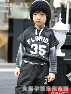 開(kāi)心寶貝黑色運(yùn)動(dòng)休閑童裝