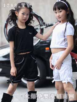 ͯ���{�r��Ůͯ���b