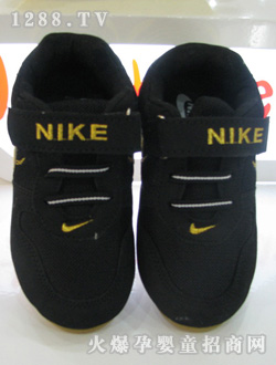 ��ɫ�\(y��n)��(d��ng)Ь