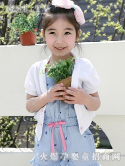 С�ɘ���ɫ����