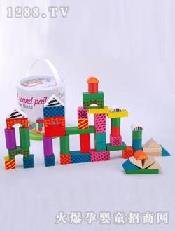 �ǉ�AС��ɫͰ�eľ