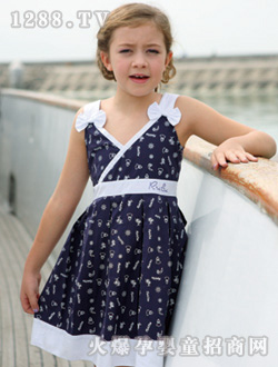 С�i�����{(l��n)ɫ�r(sh��)�е���ȹ