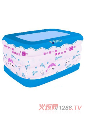 ��Ӿ���w���γ��Ӿ���{ɫ