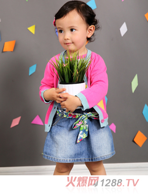 �޹���Ů��ѝ����ȹ